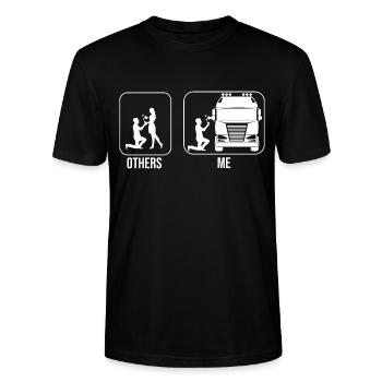 LKW Fernfahrer Lastwagen Andere & Ich Antrag - Stanley/Stella Unisex Bio-T-Shirt CRAFTER - Schwarz - Vorne - Alina (178cm) & Michal (187cm)