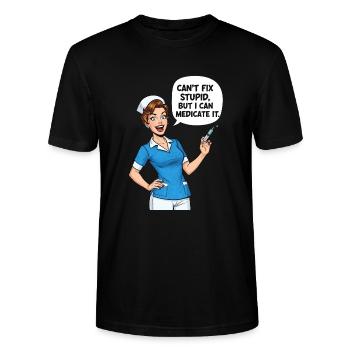 Humour d’infirmière : Stupidité des médicaments - T-shirt bio CRAFTER Stanley Stella Unisexe - noir - Devant - Alina (178cm) & Michal (187cm)