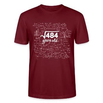 SQUARE ROOT 484 = 22 YEARS OLD MATH BIRTHDAY GIFT - Stanley/Stella CRAFTER Unisex Organic T-Shirt - burgundy - Front - Alina (178cm) & Michal (187cm)