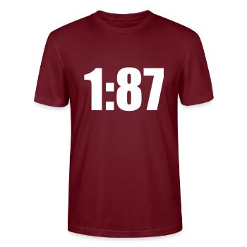 1:87 model railway track H0 gift idea - Stanley/Stella CRAFTER Unisex Organic T-Shirt - burgundy - Front - Alina (178cm) & Michal (187cm)