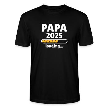 Papa 2025 Geschenk zur Vaterschaft - Stanley/Stella Unisex Bio-T-Shirt CRAFTER - Schwarz - Vorne - Alina (178cm) & Michal (187cm)