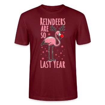 Flamingo Weihnachten Fun Spruch - Stanley/Stella Unisex Bio-T-Shirt CRAFTER - Burgunderrot - Vorne - Alina (178cm) & Michal (187cm)