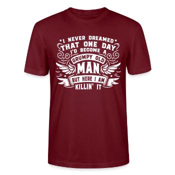 Opa Großvater Spruch Humor Become A Grumpy Old Man - Stanley/Stella Unisex Bio-T-Shirt CRAFTER - Burgunderrot - Vorne - Alina (178cm) & Michal (187cm)