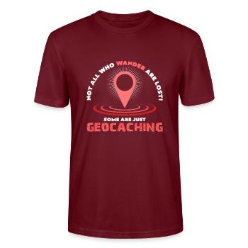 Geocaching - Stanley/Stella Unisex Bio-T-Shirt CRAFTER - Burgunderrot - Vorne - Alina (178cm) & Michal (187cm)