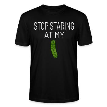 Humour Homme Concombre Arrête de regarder mon cornichon - T-shirt bio CRAFTER Stanley Stella Unisexe - noir - Devant - Alina (178cm) & Michal (187cm)