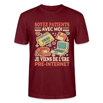 The humorous gift for old people - Stanley/Stella CRAFTER Unisex Organic T-Shirt - burgundy - Front - Alina (178cm) & Michal (187cm)