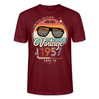 Jahrgang seit 1957 - Stanley/Stella Unisex Bio-T-Shirt CRAFTER - Burgunderrot - Vorne - Alina (178cm) & Michal (187cm)