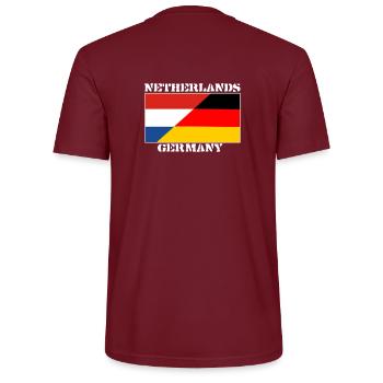 Allemagne, Pays-Bas Hollande, amitié, drapeau - T-shirt bio CRAFTER Stanley Stella Unisexe - bordeaux - Dos - Michal (187cm)