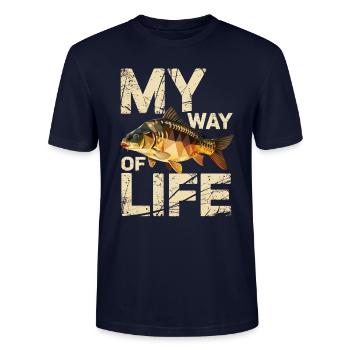 My Way of Life – Carp Angler Heart - Stanley/Stella CRAFTER Unisex Organic T-Shirt - navy - Front - Alina (178cm) & Michal (187cm)