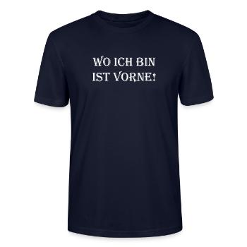 Wo ich bin ist vorne – Distressed Typografie - Stanley/Stella Unisex Bio-T-Shirt CRAFTER - Navy - Vorne - Alina (178cm) & Michal (187cm)