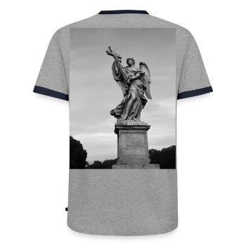 Engelstatue mit Kreuz in Grau - Männer Kontrast-T-Shirt - Grau/Navy  - Hinten - AI Model Male 178 light (178cm)