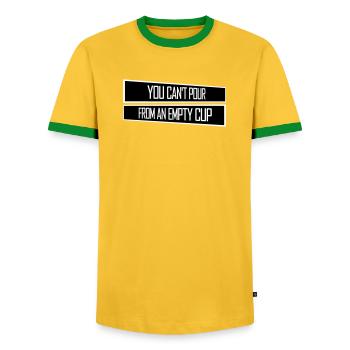 On ne peut pas verser dans un gobelet vide Soins personnels - T-shirt contrasté Homme - jaune/vert  - Devant - AI Model Female 172 light (172cm) & AI Model Male 178 dark (178cm)