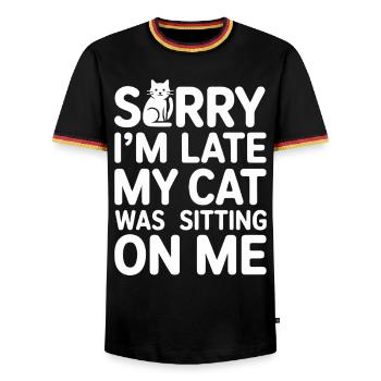 Désolé d’être en retard, mon chat était assis sur moi - T-shirt contrasté Homme - noir/tricolore - Devant - AI Model Male 178 light (178cm) & AI Model Male 185 light (185cm)