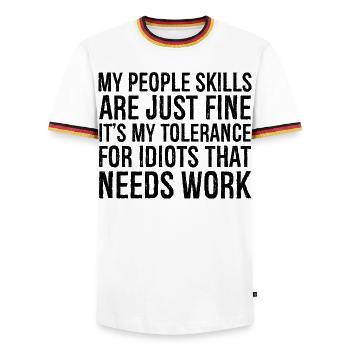 Meine sozialen Fähigkeiten sind in Ordnung, es ist meine Toleranz - Männer Kontrast-T-Shirt - Weiß/Dreifarbig - Vorne - AI Model Female 172 light (172cm) & AI Model Male 185 light (185cm)