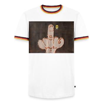 (m)eine Krone - Männer Kontrast-T-Shirt - Weiß/Dreifarbig - Vorne - AI Model Female 172 light (172cm) & AI Model Male 185 light (185cm)