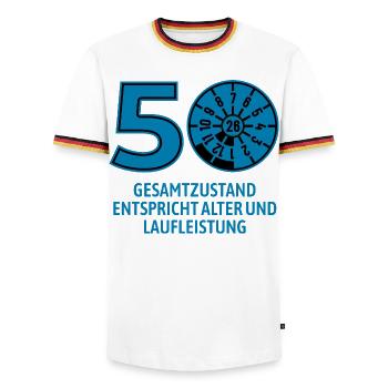 HU Juli 2026 - 50 Jahre - Geburtstag Geschenk - Männer Kontrast-T-Shirt - Weiß/Dreifarbig - Vorne - AI Model Female 172 light (172cm) & AI Model Male 185 light (185cm)