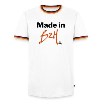 Hergestellt in BZH - Männer Kontrast-T-Shirt - Weiß/Dreifarbig - Vorne - AI Model Female 172 light (172cm) & AI Model Male 185 light (185cm)