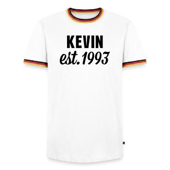 Kevin est 1993 - Männer Kontrast-T-Shirt - Weiß/Dreifarbig - Vorne - AI Model Female 172 light (172cm) & AI Model Male 185 light (185cm)