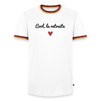 RUHESTAND. RUHESTAND. PENSIONIERT. RUHESTAND - Männer Kontrast-T-Shirt - Weiß/Dreifarbig - Vorne - AI Model Female 172 light (172cm) & AI Model Male 185 light (185cm)