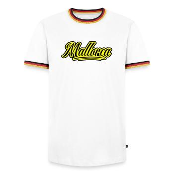 Mallorca Schrift - Männer Kontrast-T-Shirt - Weiß/Dreifarbig - Vorne - AI Model Female 172 light (172cm) & AI Model Male 185 light (185cm)