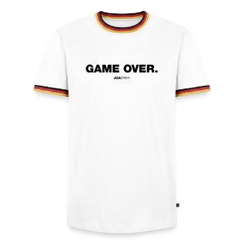Game Over (JGA - Jungesellenabschied) - Männer Kontrast-T-Shirt - Weiß/Dreifarbig - Vorne - AI Model Female 172 light (172cm) & AI Model Male 185 light (185cm)