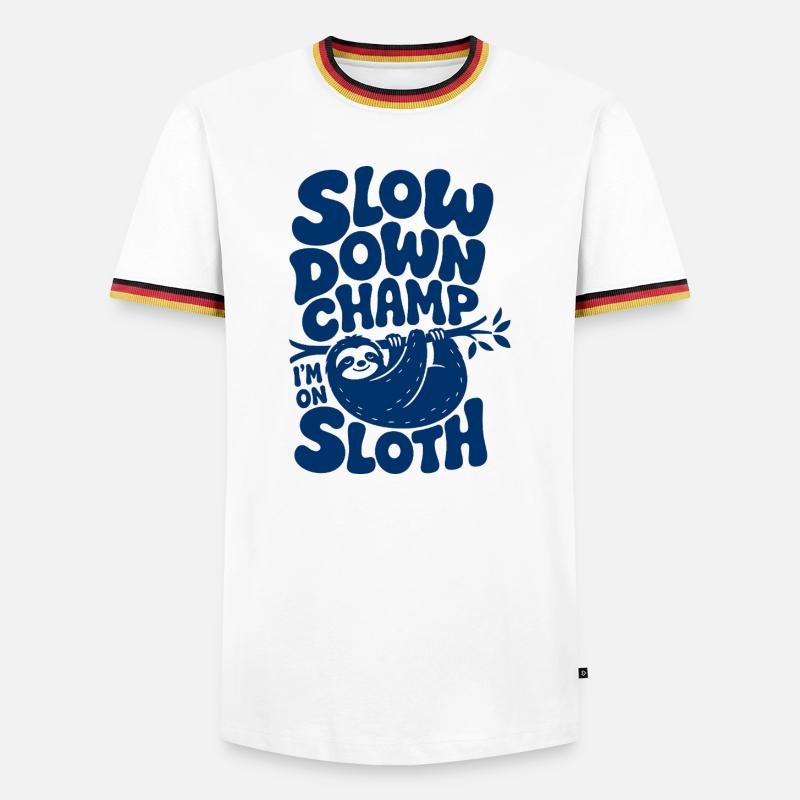 Slow Down Champ Sloth Design - Männer Kontrast-T-Shirt - Weiß/Dreifarbig
