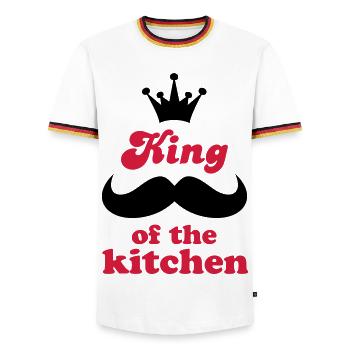 Tablier de cuisine avec dicton amusant - T-shirt contrasté Homme - blanc/tricolore - Devant - AI Model Female 172 light (172cm) & AI Model Male 185 light (185cm)