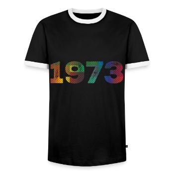 1973 Vintage - Männer Kontrast-T-Shirt - Schwarz/Weiß - Vorne - AI Model Female 172 light (172cm) & AI Model Male 178 light (178cm)