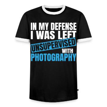 In My Defense I Was Left Unsupervised Photography - Männer Kontrast-T-Shirt - Schwarz/Weiß - Vorne - AI Model Female 172 light (172cm) & AI Model Male 178 light (178cm)
