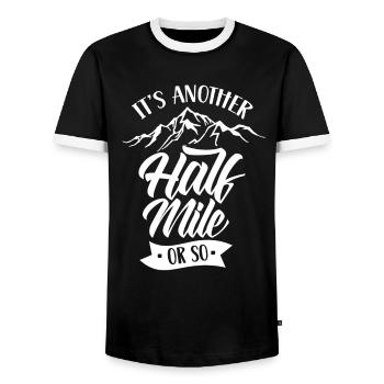 Es Ist Noch Eine Halbe Meile Oder So Wanderung - Männer Kontrast-T-Shirt - Schwarz/Weiß - Vorne - AI Model Female 172 light (172cm) & AI Model Male 178 light (178cm)