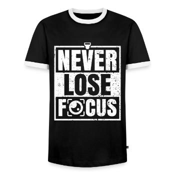 Never Lose Focus Fotograf Fotografin Fotografie - Männer Kontrast-T-Shirt - Schwarz/Weiß - Vorne - AI Model Female 172 light (172cm) & AI Model Male 178 light (178cm)