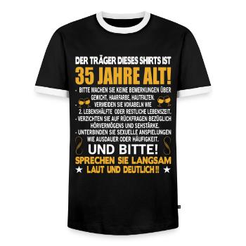 Der Träger dieses Shirts ist 35 Jahre alt 35. - Männer Kontrast-T-Shirt - Schwarz/Weiß - Vorne - AI Model Female 172 light (172cm) & AI Model Male 178 light (178cm)
