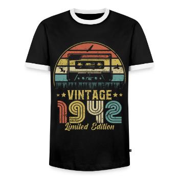 Vintage-Kassette 1942 - Männer Kontrast-T-Shirt - Schwarz/Weiß - Vorne - AI Model Female 172 light (172cm) & AI Model Male 178 light (178cm)