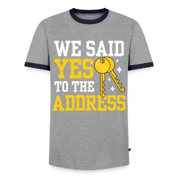 Nous avons dit oui à l’adresse - T-shirt contrasté Homme - gris/marine  - Devant - AI Model Female 172 light (172cm) & AI Model Male 178 light (178cm)
