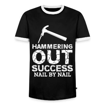Bauarbeiter Hammering Out Success Baumeister Bau - Männer Kontrast-T-Shirt - Schwarz/Weiß - Vorne - AI Model Female 172 light (172cm) & AI Model Male 178 light (178cm)