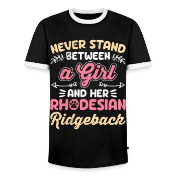 Ridgeback NEVER STAND BETWEEN A GIRL AND HER - Männer Kontrast-T-Shirt - Schwarz/Weiß - Vorne - AI Model Female 172 light (172cm) & AI Model Male 178 light (178cm)