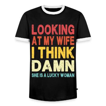 Wenn ich mir meine Frau anschaue, ist sie eine glückliche Frau - Lustig - Männer Kontrast-T-Shirt - Schwarz/Weiß - Vorne - AI Model Female 172 light (172cm) & AI Model Male 178 light (178cm)