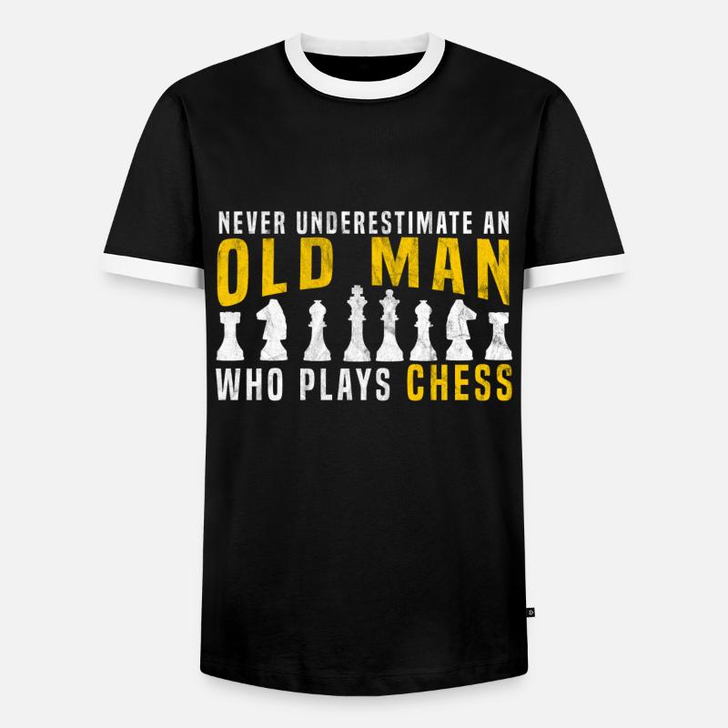 old man playing chess - Men's Ringer Shirt - black/white