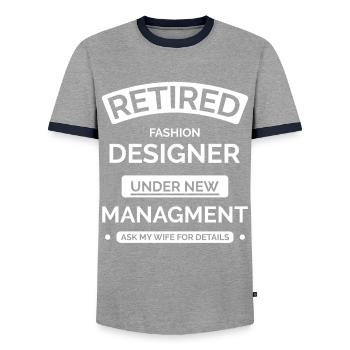 Créateur de mode à la retraite - T-shirt contrasté Homme - gris/marine  - Devant - AI Model Female 172 light (172cm) & AI Model Male 178 light (178cm)