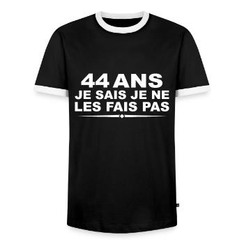44 Jahre alt | Humorvolles Geburtstagsgeschenk 44 Jahre alt - Männer Kontrast-T-Shirt - Schwarz/Weiß - Vorne - AI Model Female 172 light (172cm) & AI Model Male 178 light (178cm)