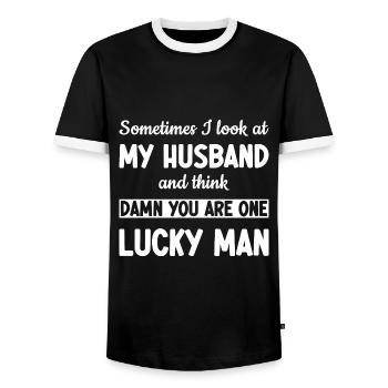 Mon mari est un homme chanceux - Drôle - T-shirt contrasté Homme - noir/blanc - Devant - AI Model Female 172 light (172cm) & AI Model Male 178 light (178cm)