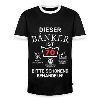 Ce banquier a 70 ans. - T-shirt contrasté Homme - noir/blanc - Devant - AI Model Female 172 light (172cm) & AI Model Male 178 light (178cm)