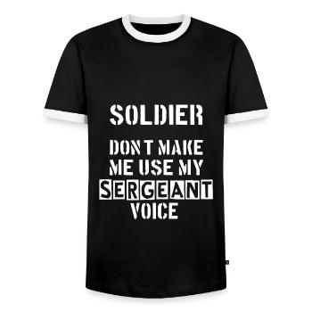 Sergeant. Soldat. Kamerad. Militär. - Männer Kontrast-T-Shirt - Schwarz/Weiß - Vorne - AI Model Female 172 light (172cm) & AI Model Male 178 light (178cm)