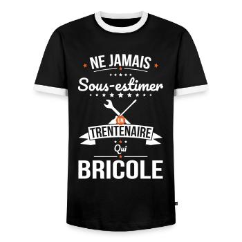 Sous-estimer un trentenaire qui bricole - T-shirt contrasté Homme - noir/blanc - Devant - AI Model Female 172 light (172cm) & AI Model Male 178 light (178cm)