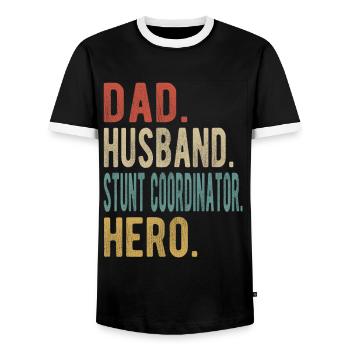 Stunt Koordinator Papa Ehemann Held - Männer Kontrast-T-Shirt - Schwarz/Weiß - Vorne - AI Model Female 172 light (172cm) & AI Model Male 178 light (178cm)