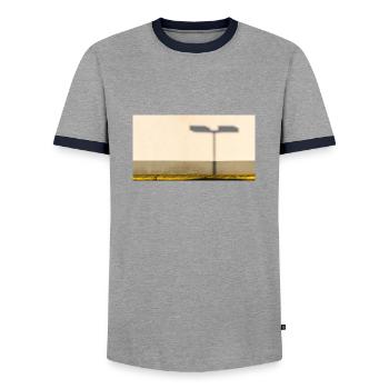 L’ombre du lampadaire sur la façade - T-shirt contrasté Homme - gris/marine  - Devant - AI Model Female 172 light (172cm) & AI Model Male 178 light (178cm)