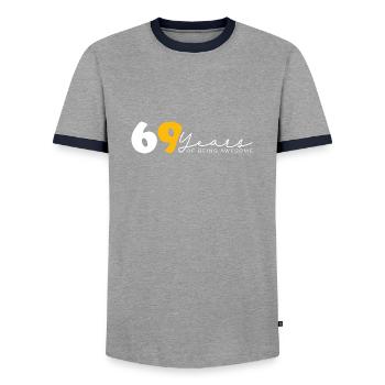 Vintage 1955 Drôle 69 ans Bday Hommes Femmes - T-shirt contrasté Homme - gris/marine  - Devant - AI Model Female 172 light (172cm) & AI Model Male 178 light (178cm)