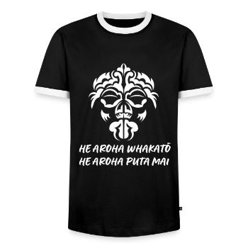 Maori Hei Tiki Tribal Tattoo Nouvelle-Zélande - T-shirt contrasté Homme - noir/blanc - Devant - AI Model Female 172 light (172cm) & AI Model Male 178 light (178cm)