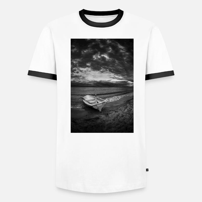 Ein Boot an einem dunklen Ufer Männer Kontrast-T-Shirt