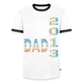 Bester Papa der Welt seit 2013 Vatertag Geburtstag - Männer Kontrast-T-Shirt - Weiß/Schwarz - Vorne - AI Model Female 172 light (172cm) & AI Model Male 178 dark (178cm)